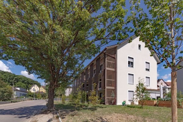 03-b-aussen-haus-a91AF541E-4E83-C9B8-F1DC-5C3A6E84BF20.jpg