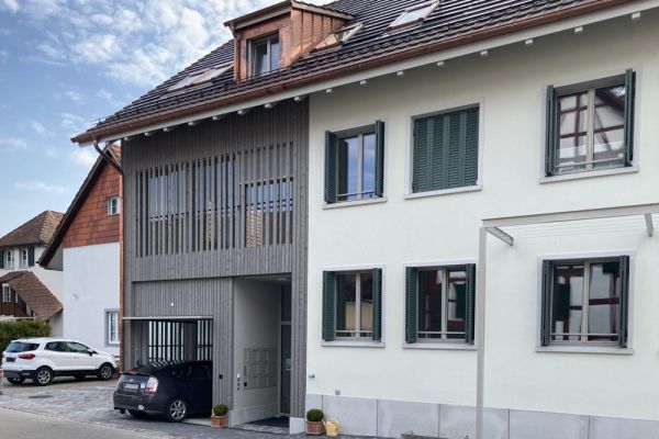 08-a-aussen-garagentorAC5E0836-EAB6-8317-7B5D-DE9F71394E43.jpg