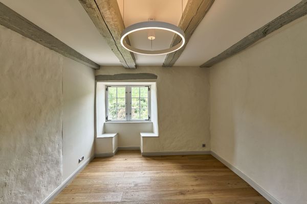 01-l-2-ob-zimmer-sitzbank-fensterC29421B5-EA8F-0DA0-C077-31938B02EC85.jpg