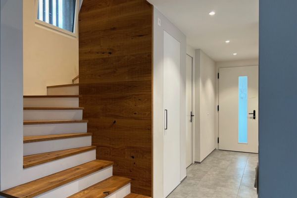 05-c2-treppe7B8F4FEA-2C1F-DA37-67F8-EAA2300D0565.jpg